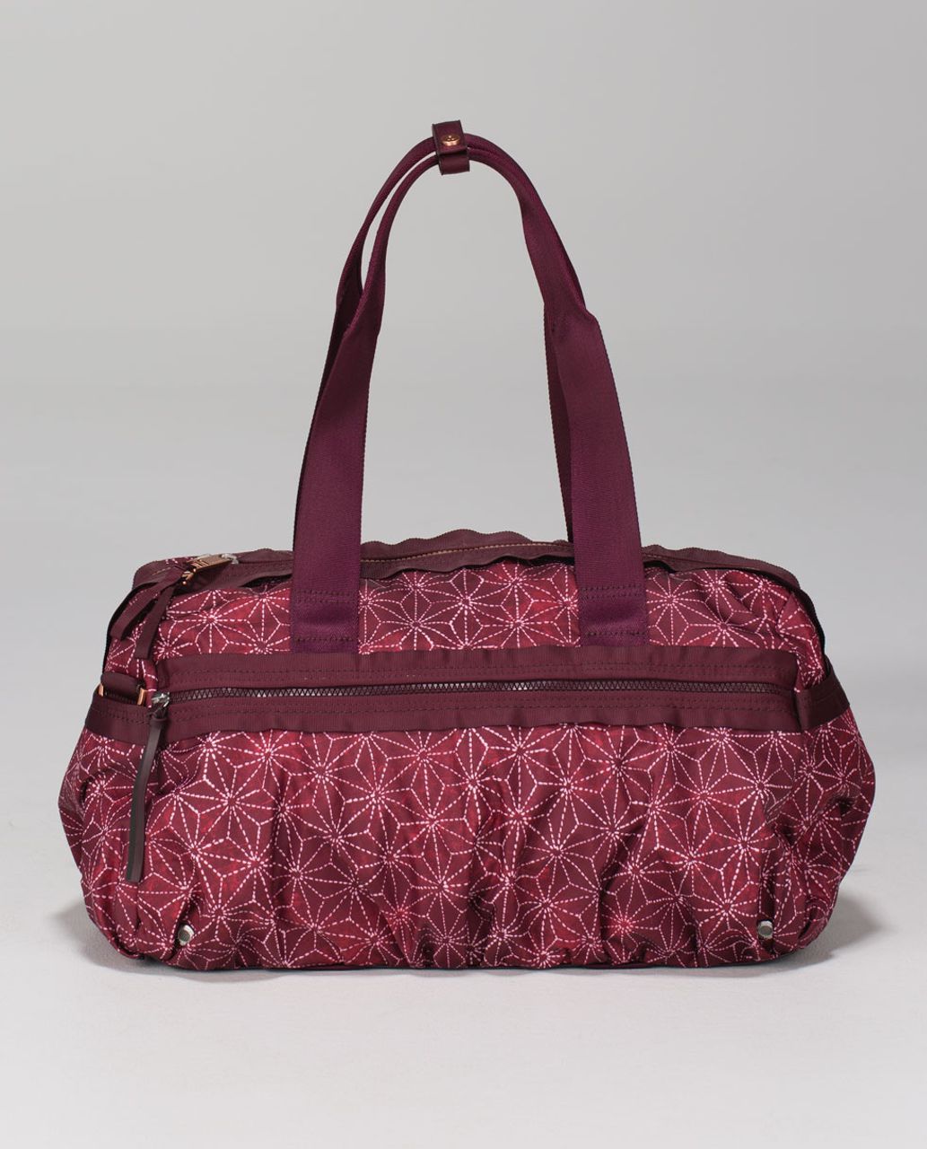 Lululemon Gym To Win Duffel *Polyester - Exploded Sachico Star Bordeaux Drama Ghost / Bordeaux Drama