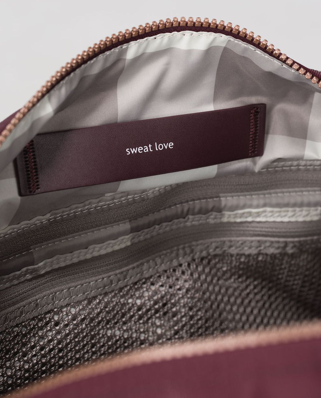 Lululemon Gym To Win Duffel *Polyester - Exploded Sachico Star Bordeaux Drama Ghost / Bordeaux Drama