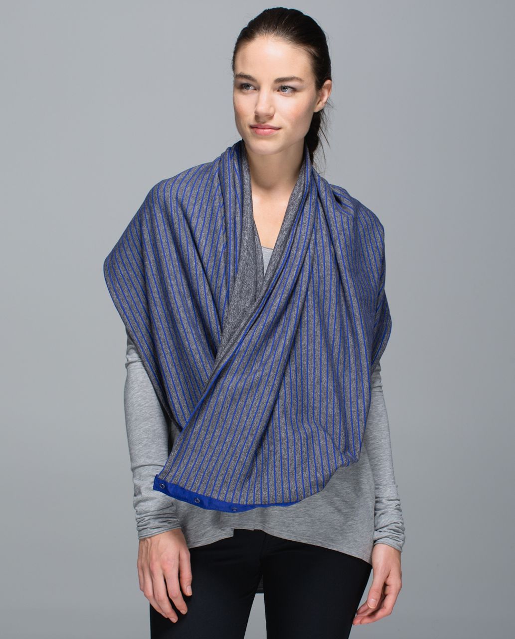 Lululemon Vinyasa Scarf *Rulu - Parallel Stripe Pigment Blue Heathered Black / Heathered Black