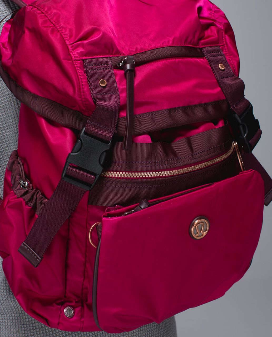 Lululemon Travelling Yogini Rucksack - Bumble Berry / Bordeaux Drama