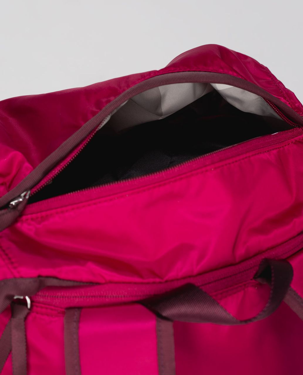 Lululemon Travelling Yogini Rucksack - Bumble Berry / Bordeaux Drama