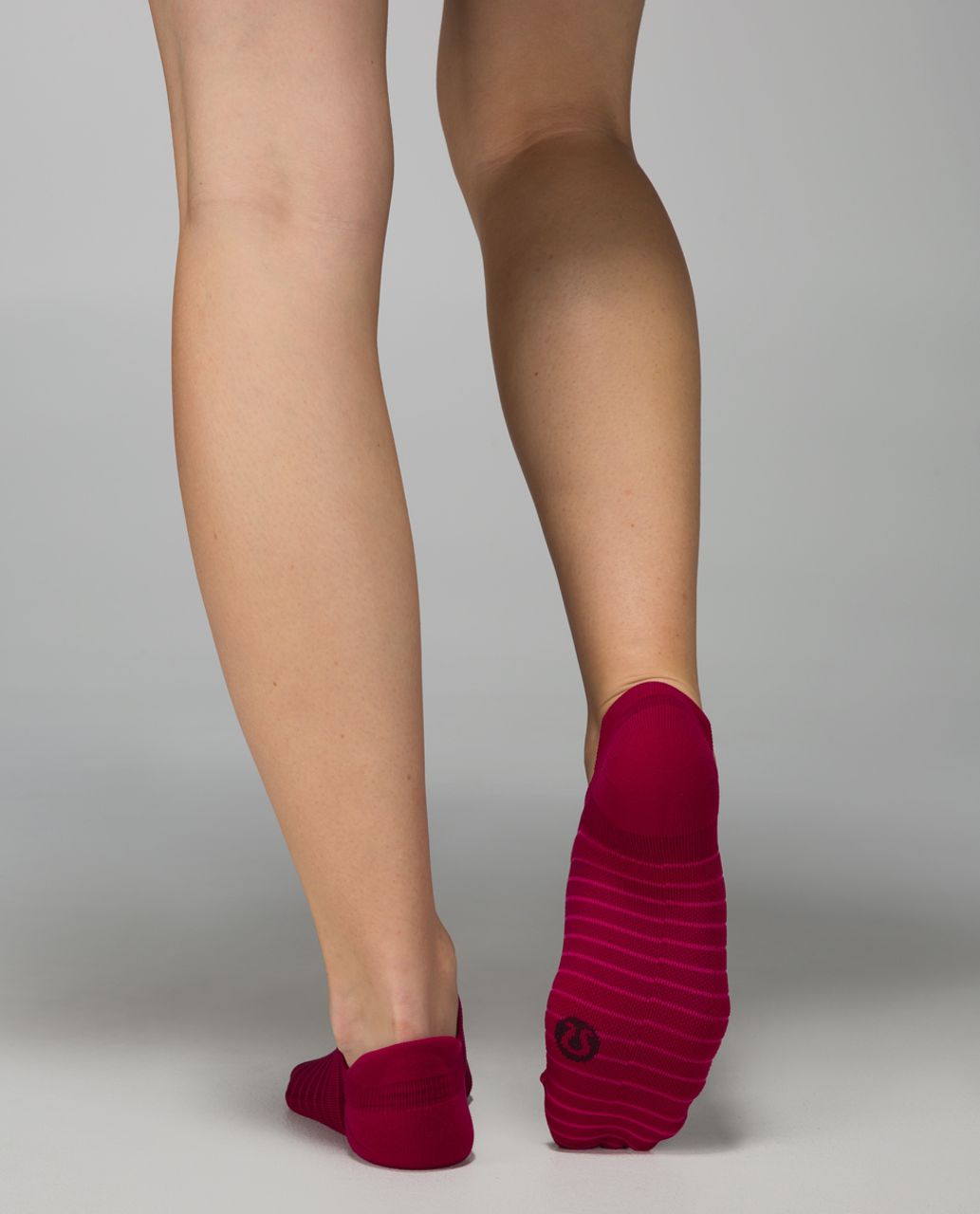 Lululemon Women's Ultimate No Show Run Sock *Ergo Toes - 2x8 Stripe ...