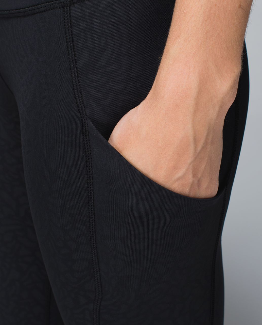 Lululemon Speed Tight II *Graphic - Petal Camo Embossed Black