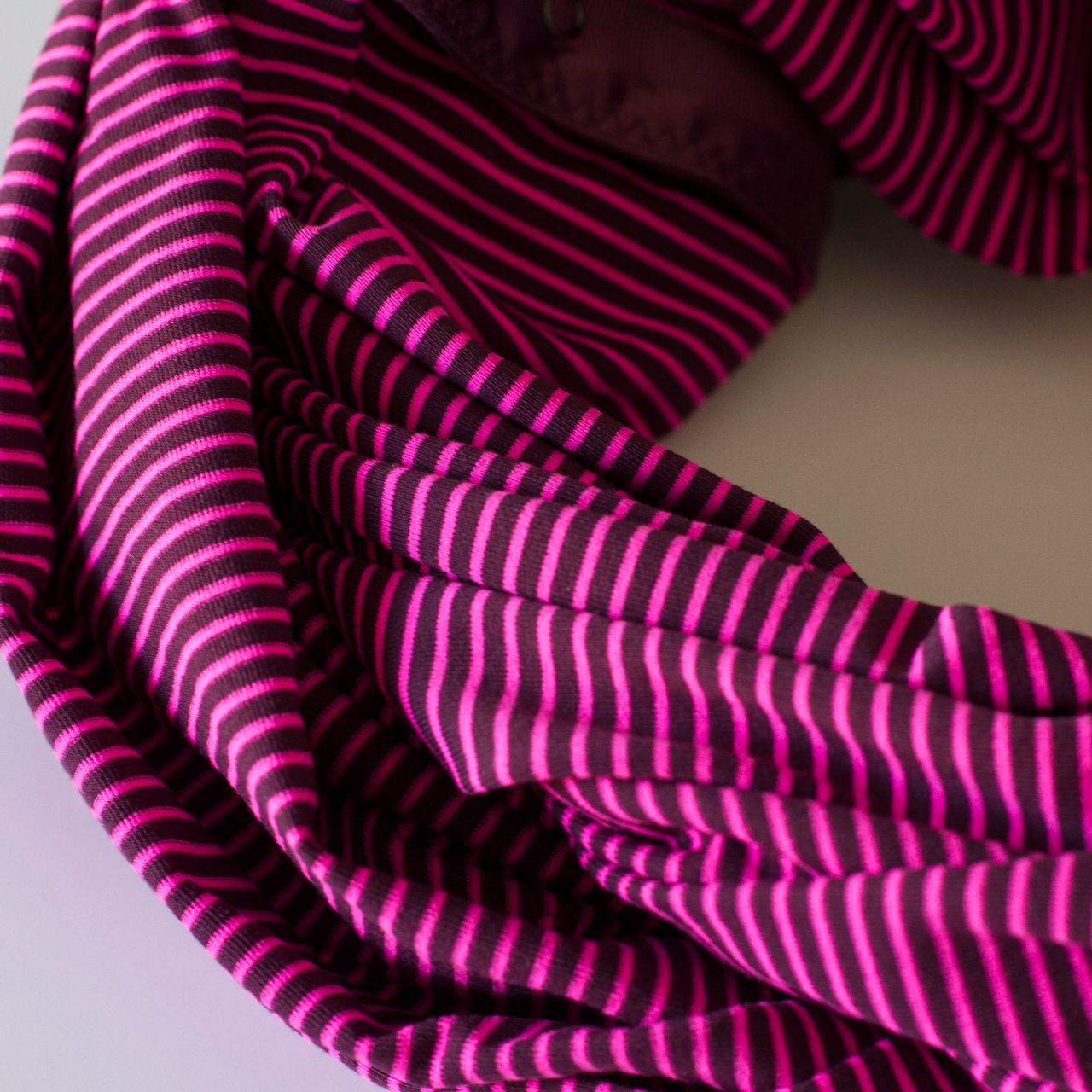 Lululemon Vinyasa Scarf *Luon Light - Hyper Stripe Raspberry Glo Light