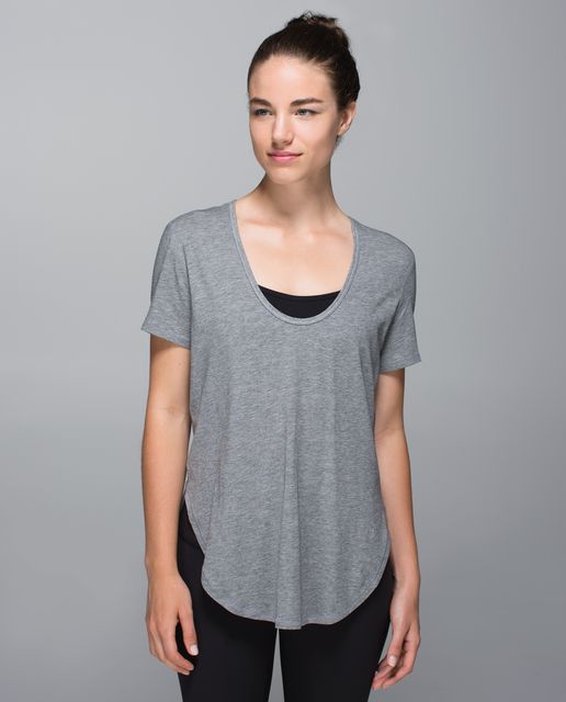 Lululemon Yogini 5 Year Short Sleeve Tee - Heathered Mauvelous / Purple ...