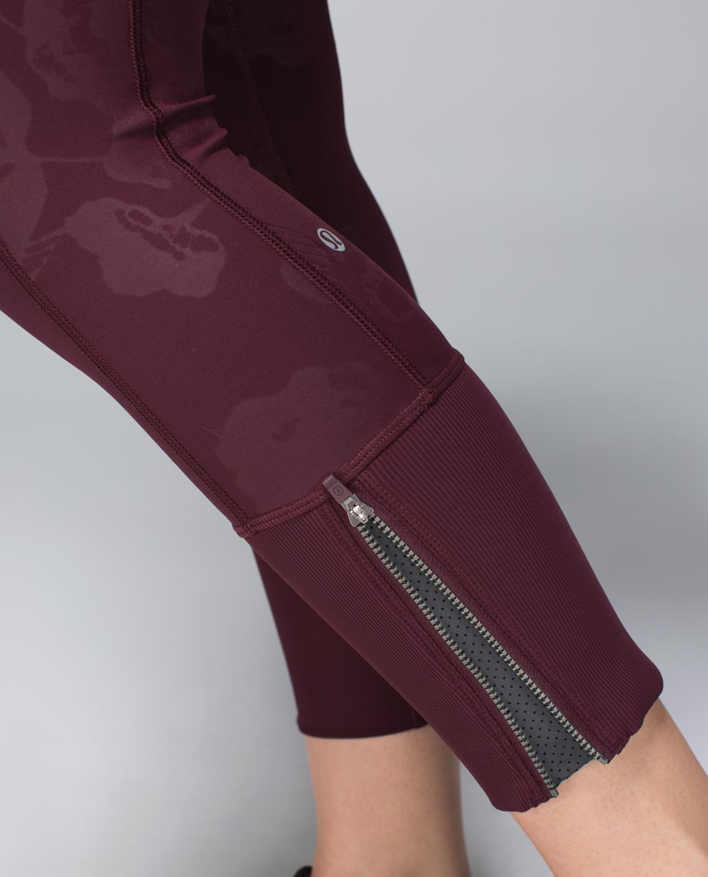 Lululemon Rebel Runner Crop *Full-On Luxtreme (Print) - Flat Inky Floral Embossed Bordeaux Drama / Bordeaux Drama