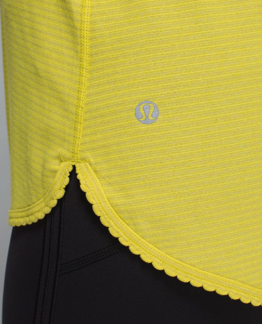 Lululemon 105 F Singlet - Heathered Almost Pear