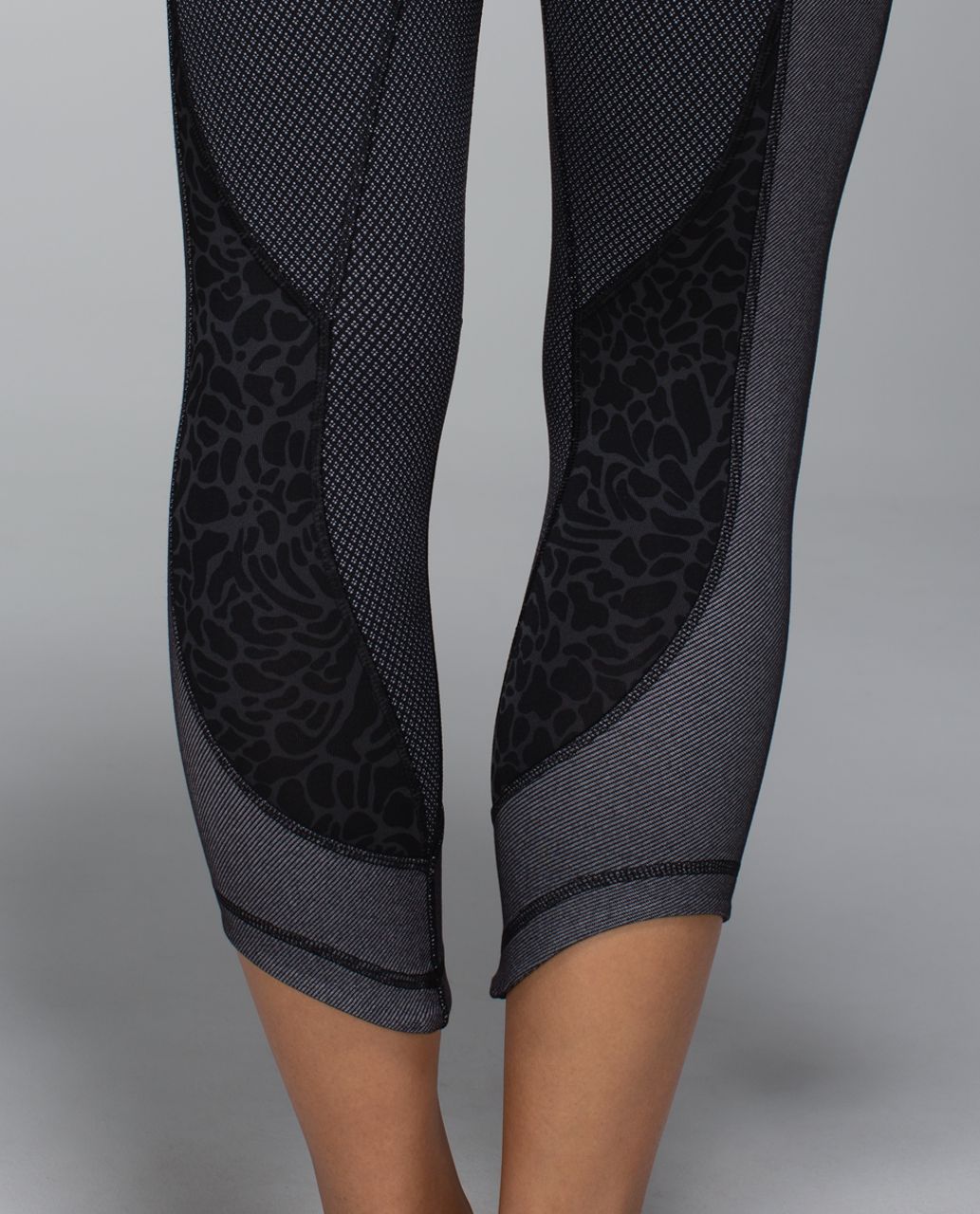 Lululemon Wunder Under Crop *Sashiko - Diamond Dot Black White / Black / Petal Camo Printed Black Deep Coal