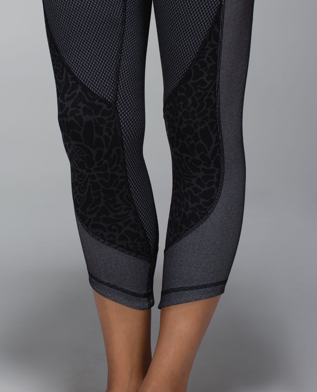 Lululemon Wunder Under Crop *Sashiko - Diamond Dot Black White / Black / Petal Camo Printed Black Deep Coal