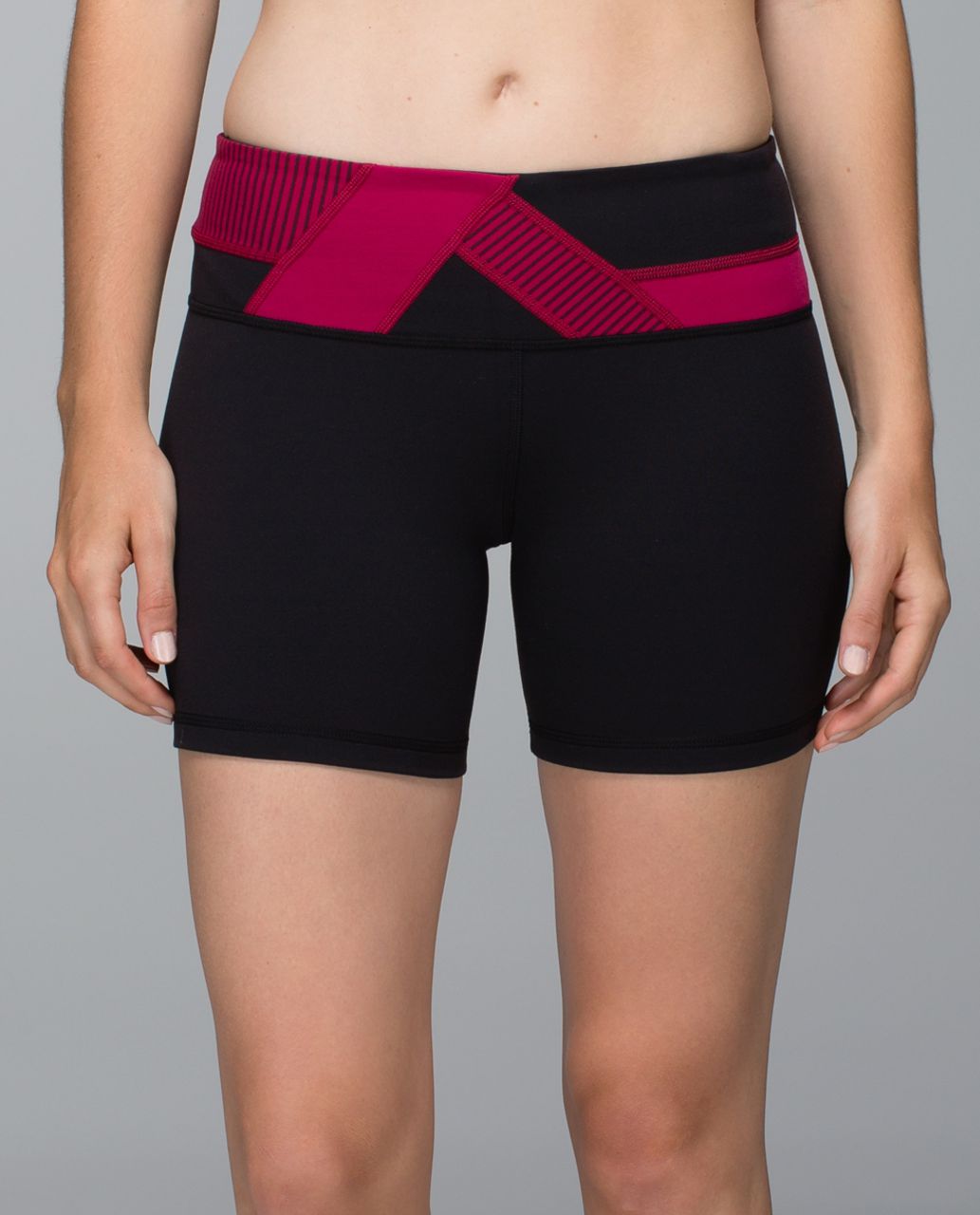 Lululemon Groove Short *Full-On Luon (Regular) - Black / Fa14 Quilt 8