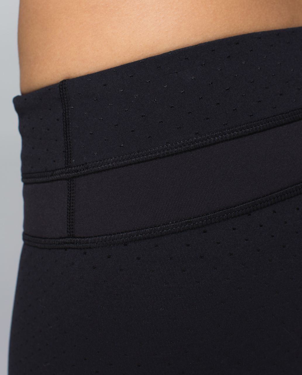 Lululemon Groove Short *Full-On Luon (Regular) - Shine Dot Black / Black