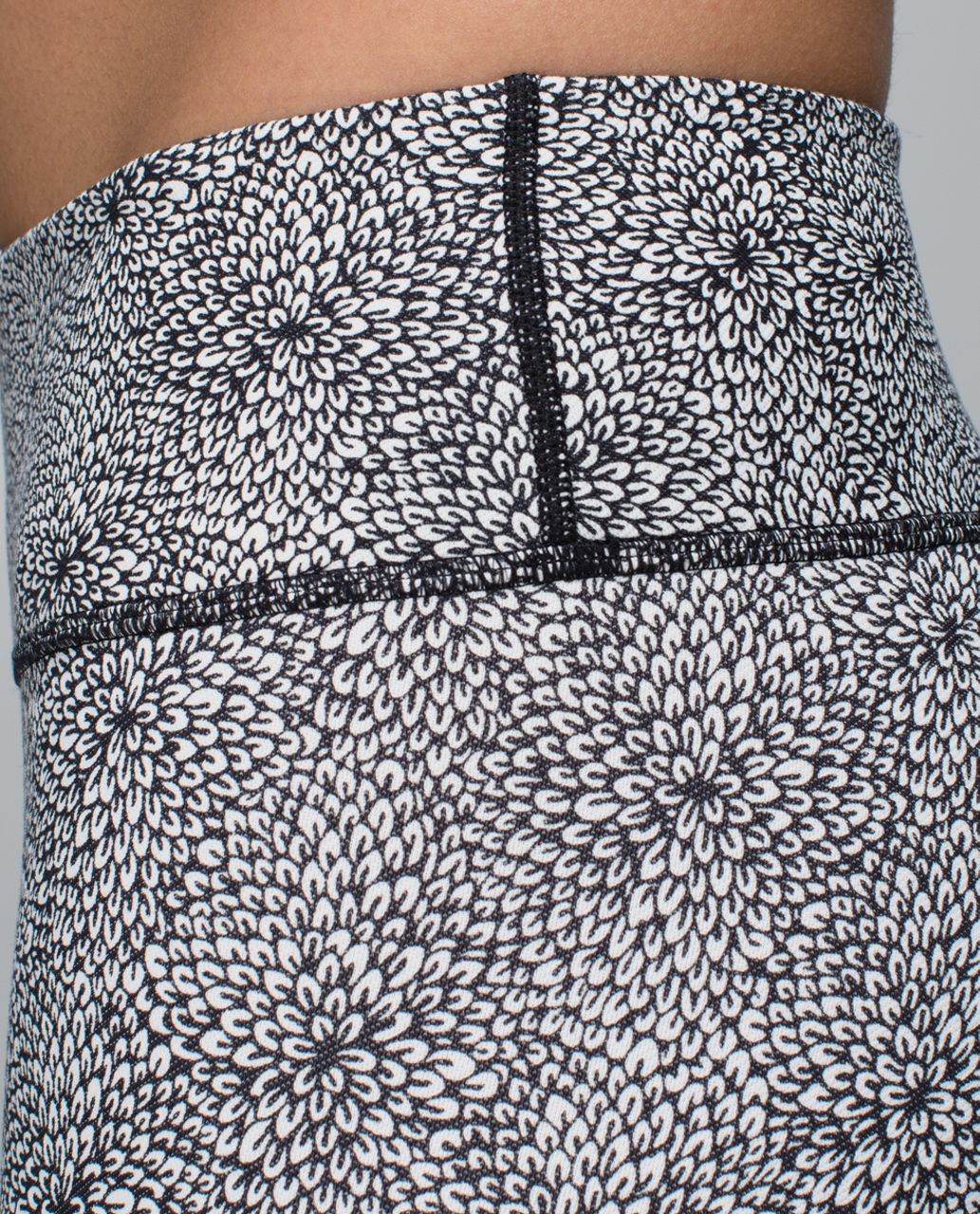 Lululemon Wunder Under Black White Plush Petal Floral Leggings 6