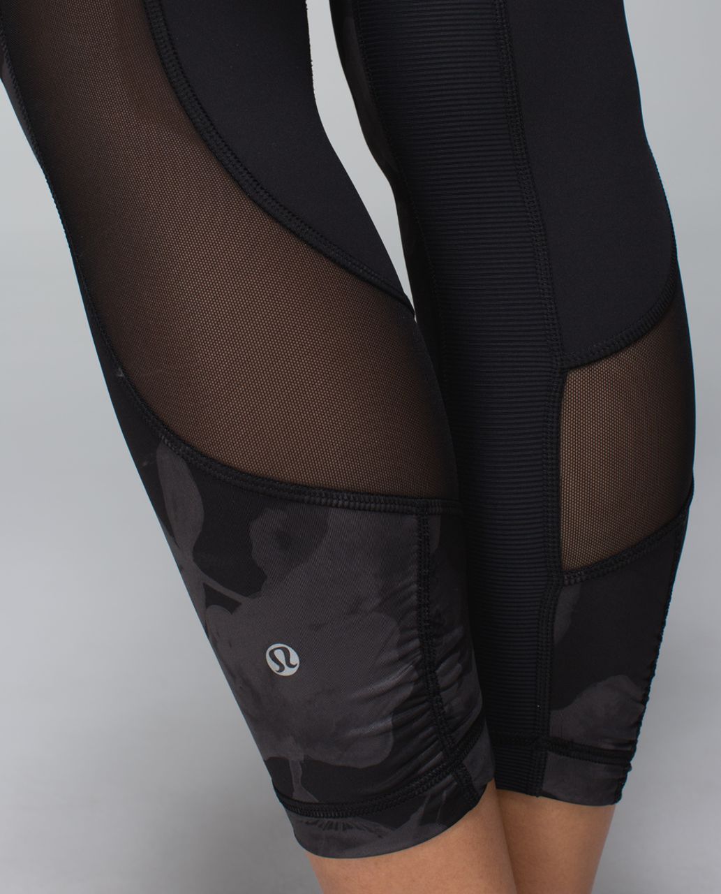 Lululemon Seek The Heat Crop - Inky Floral Soot Black / Black