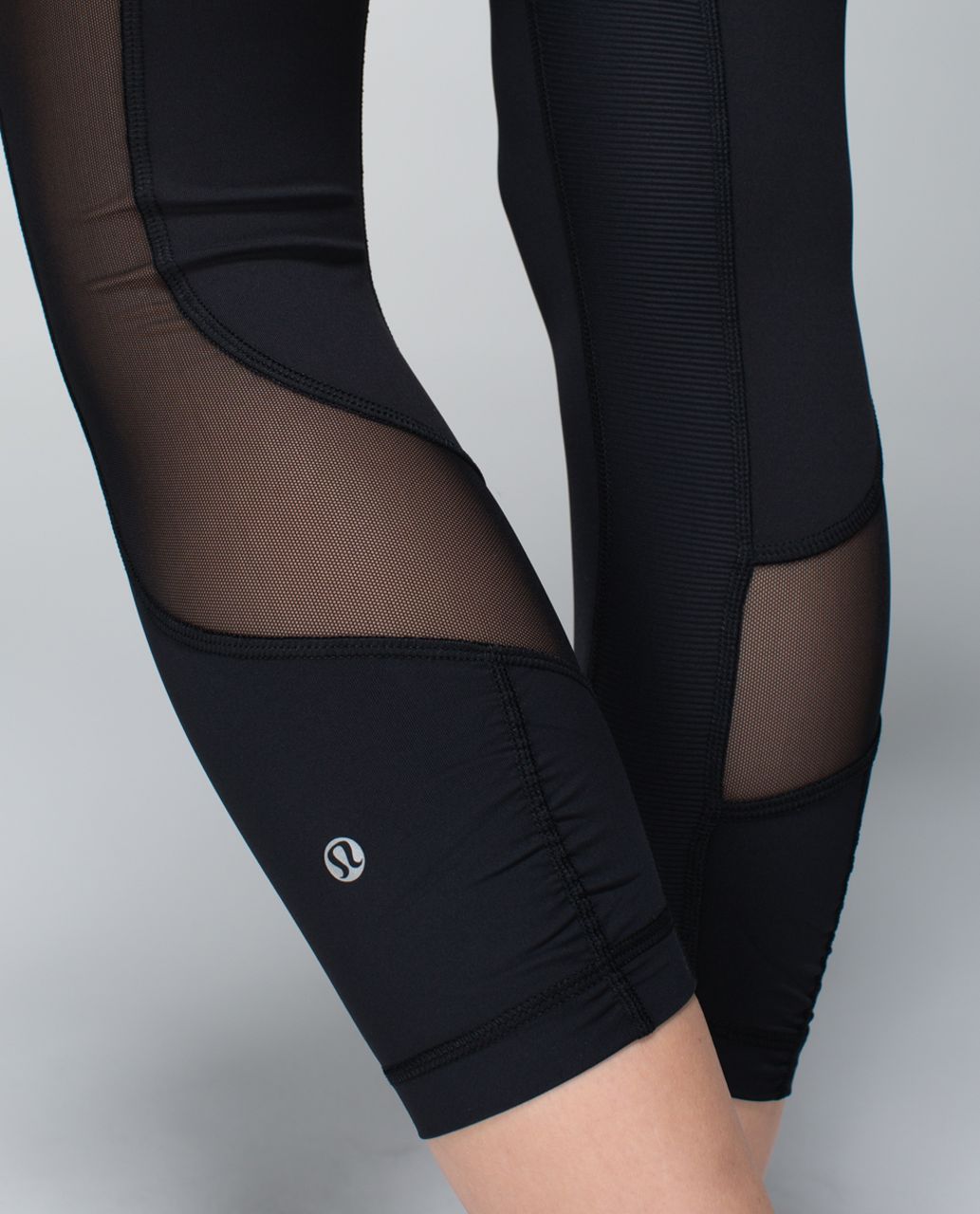 Lululemon Seek The Heat Crop - Black