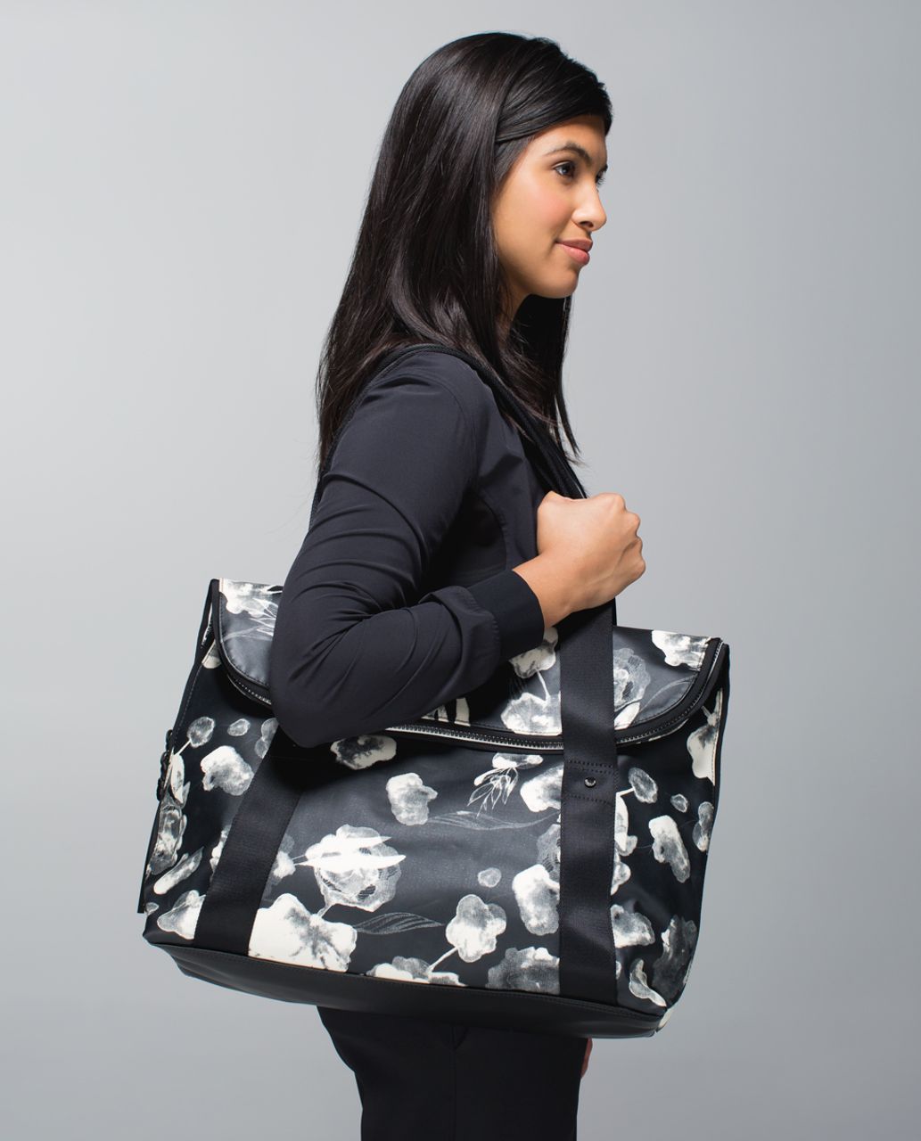 Lululemon Flowin' With My Omies Tote - Inky Floral Black Ghost / Black ...