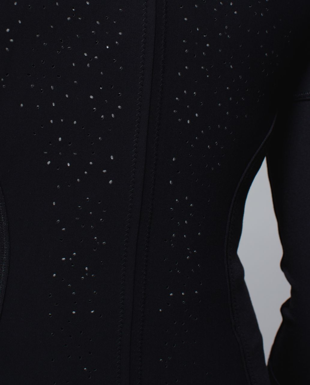 lululemon-mesh-laser-cut-black-forme-jacket - Agent Athletica