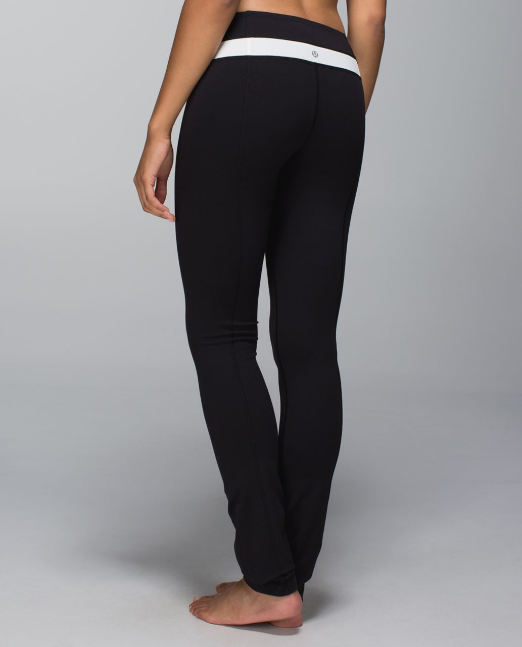 Lululemon Skinny Groove Pant *Full-On Luon - Black / Ghost