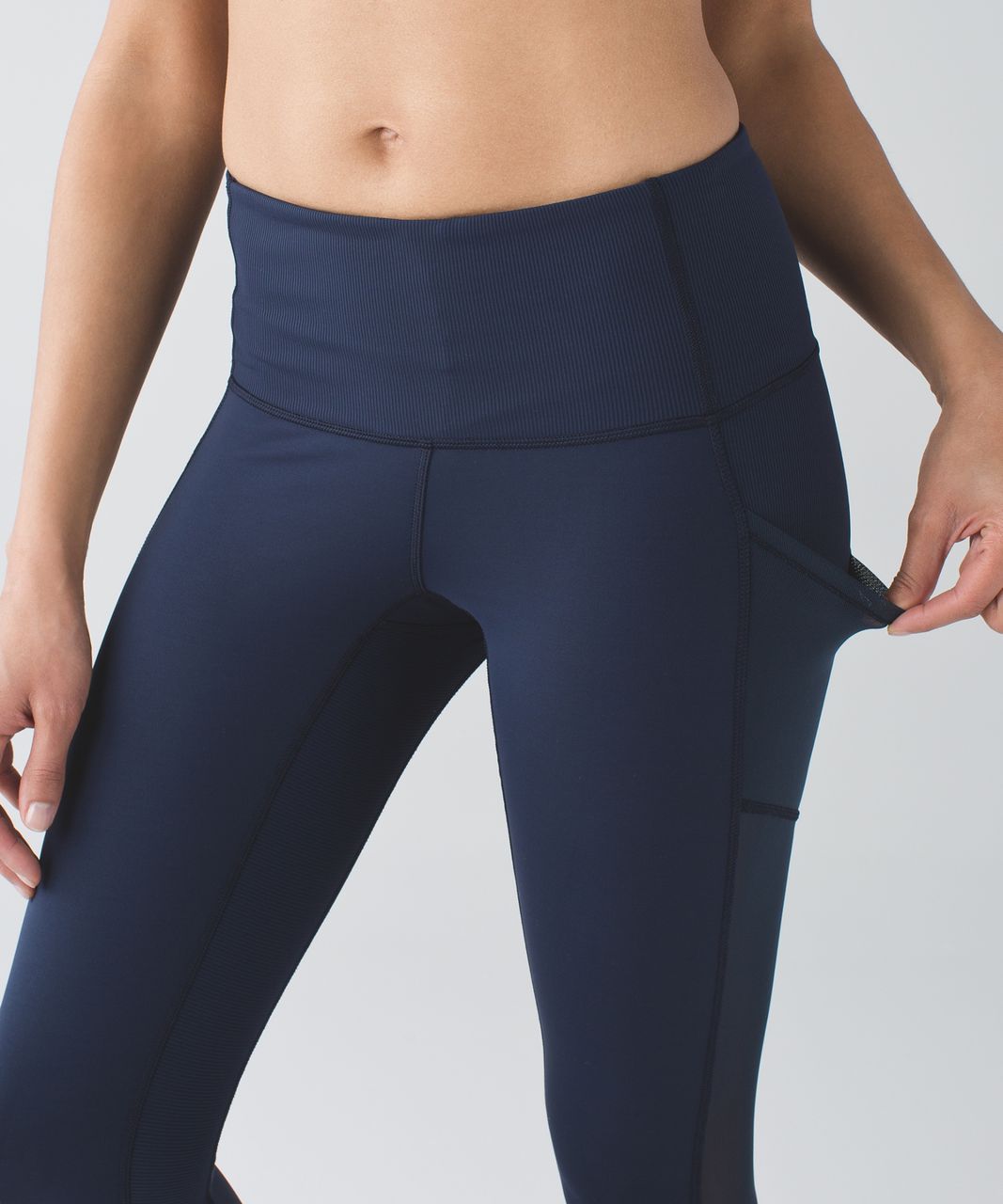 Lululemon Seek The Heat Crop - Inkwell