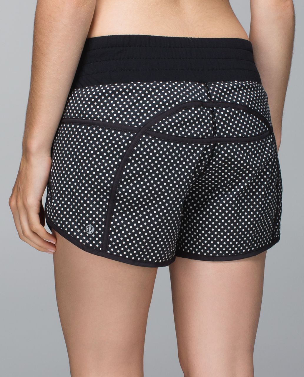 Lululemon Tracker Short II *2-way Stretch - Biggy Dot Printed Black Ghost / Black