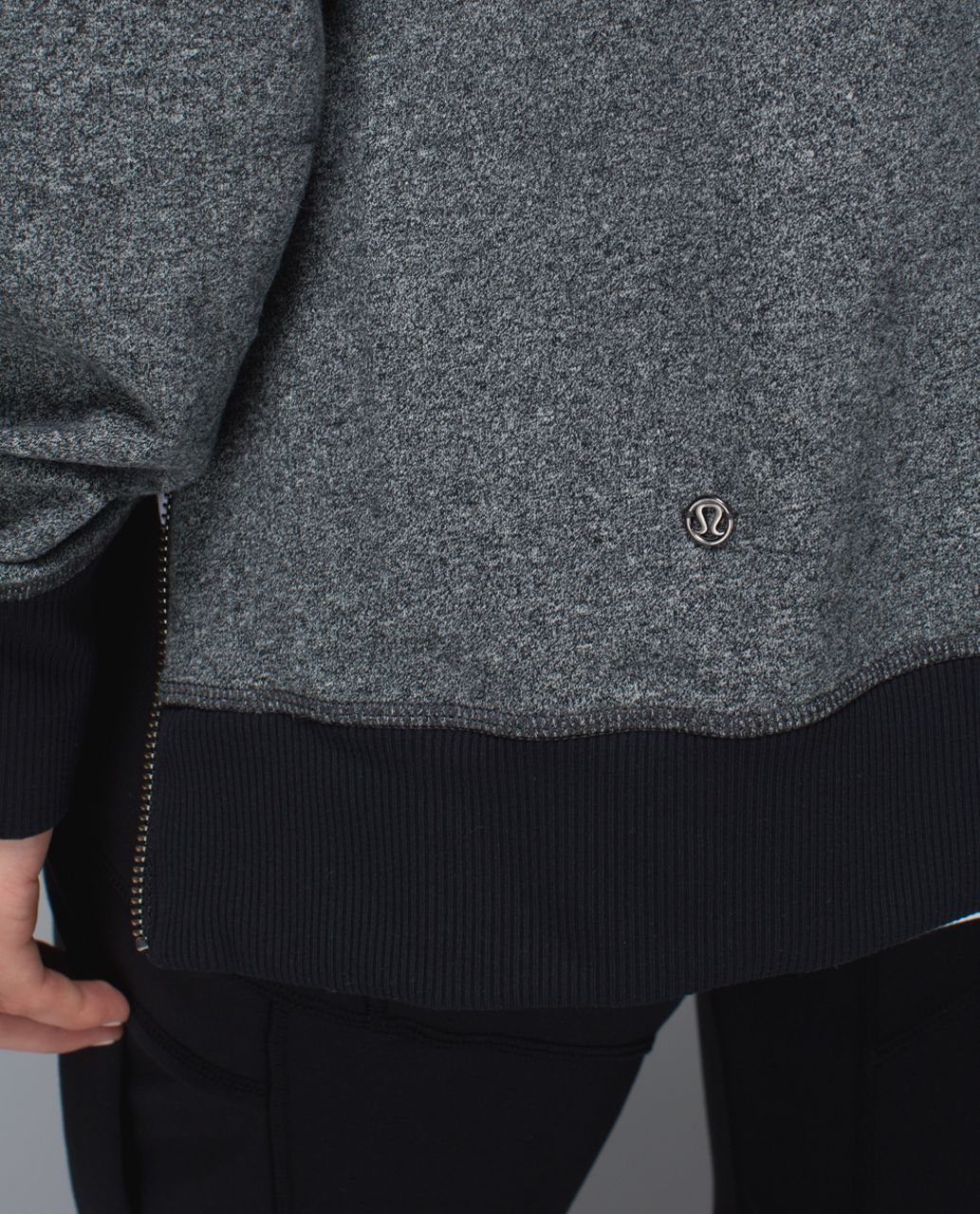 Lululemon Om & Roam Pullover Hoodie Sweatshirt Side Zippers Women's Size 2  Gray 