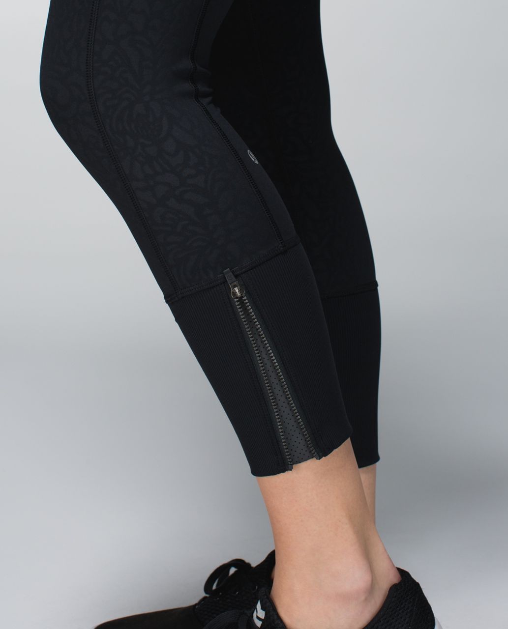 Lululemon Rebel Runner Crop - Petal Camo Embossed Black / Black