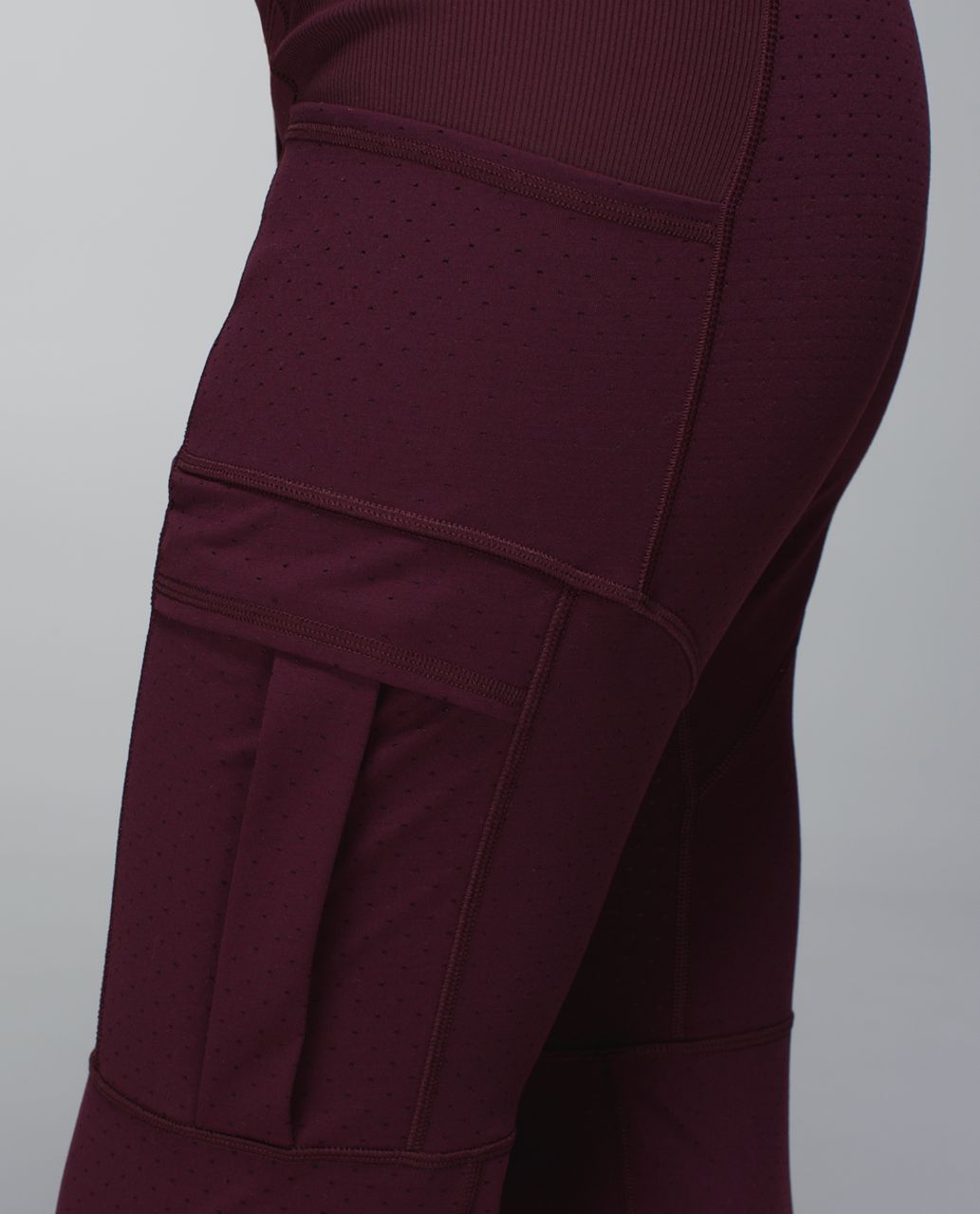 Lululemon Om & Roam Untight Tight - Shine Dot Bordeaux Drama / Bordeaux Drama