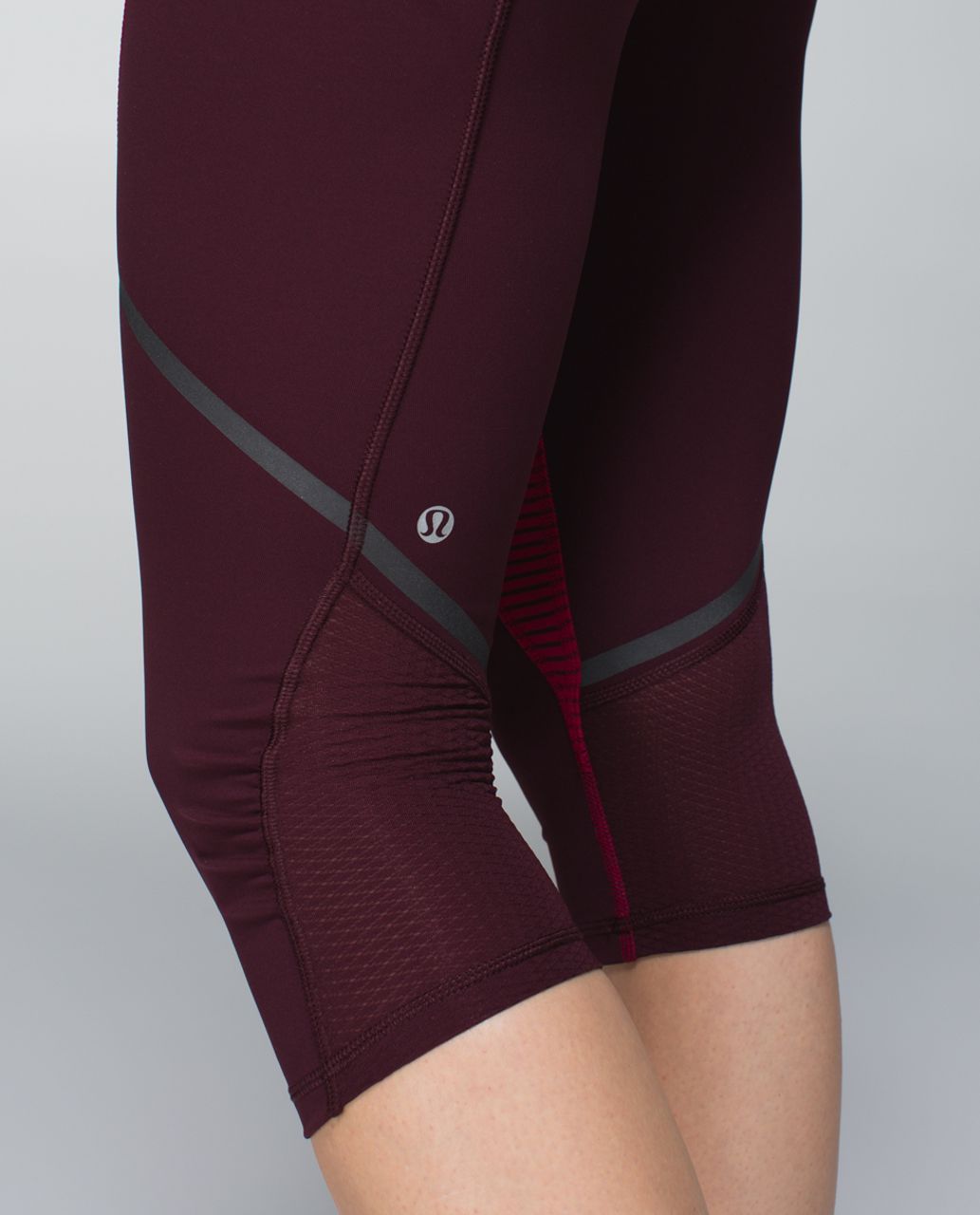 Lululemon Hop To It Crop *Full-On Luxtreme - Bordeaux Drama / Hyper Stripe Bordeaux Drama Bumble Berry