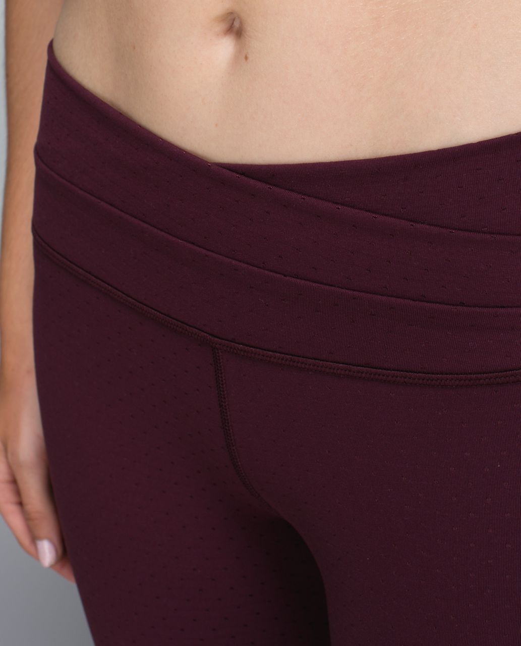 Lululemon Astro Wunder Under Crop II - Shine Dot Bordeaux Drama - lulu  fanatics