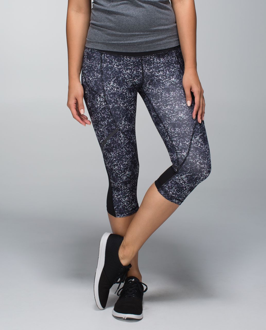 Lululemon Hop To It Crop *Full-On Luxtreme - Rocky Road Sand Dune Ground / Black