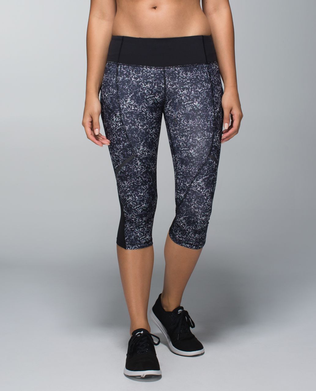 Lululemon Hop To It Crop *Full-On Luxtreme - Rocky Road Sand Dune Ground / Black