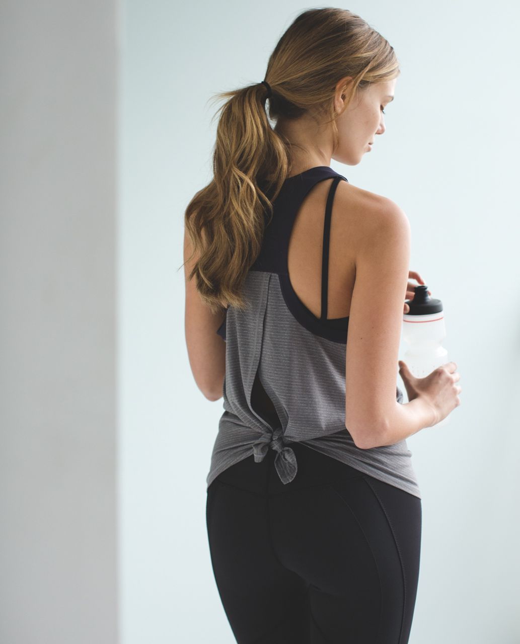 Lululemon Clip-In Tank - Heathered Slate / Black Grape