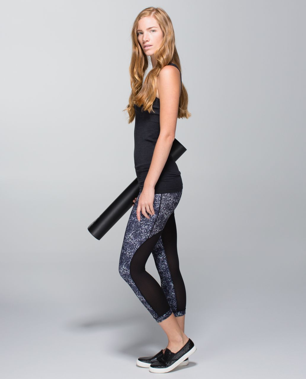 Lululemon Journey Crop - Rocky Road Sand Dune Toothpaste / Black