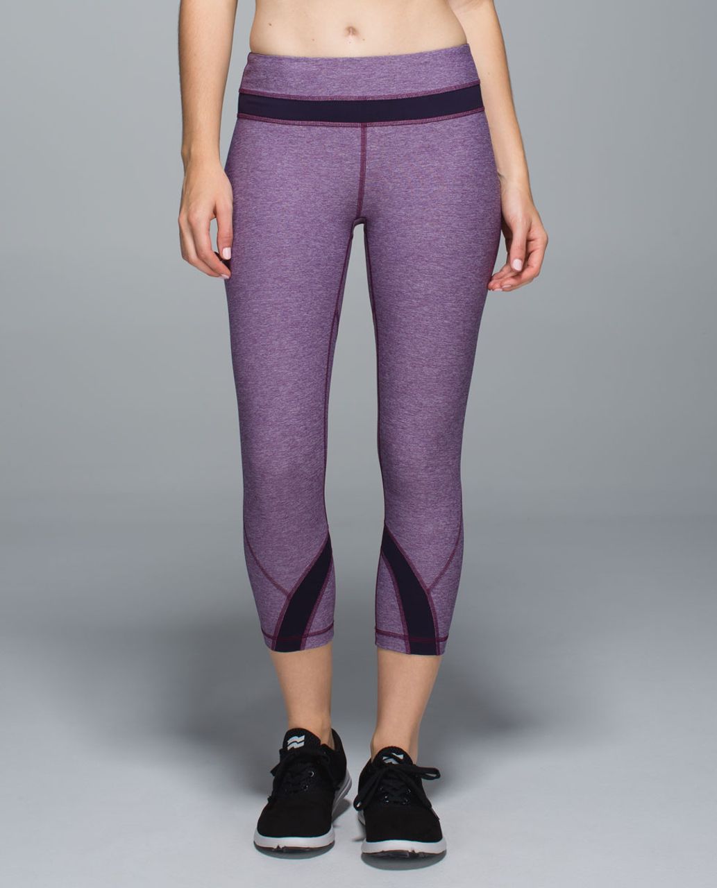 Lululemon Run: Inspire Crop II *All Luxtreme - Giant Herringbone Black  Heathered Black / Black - lulu fanatics