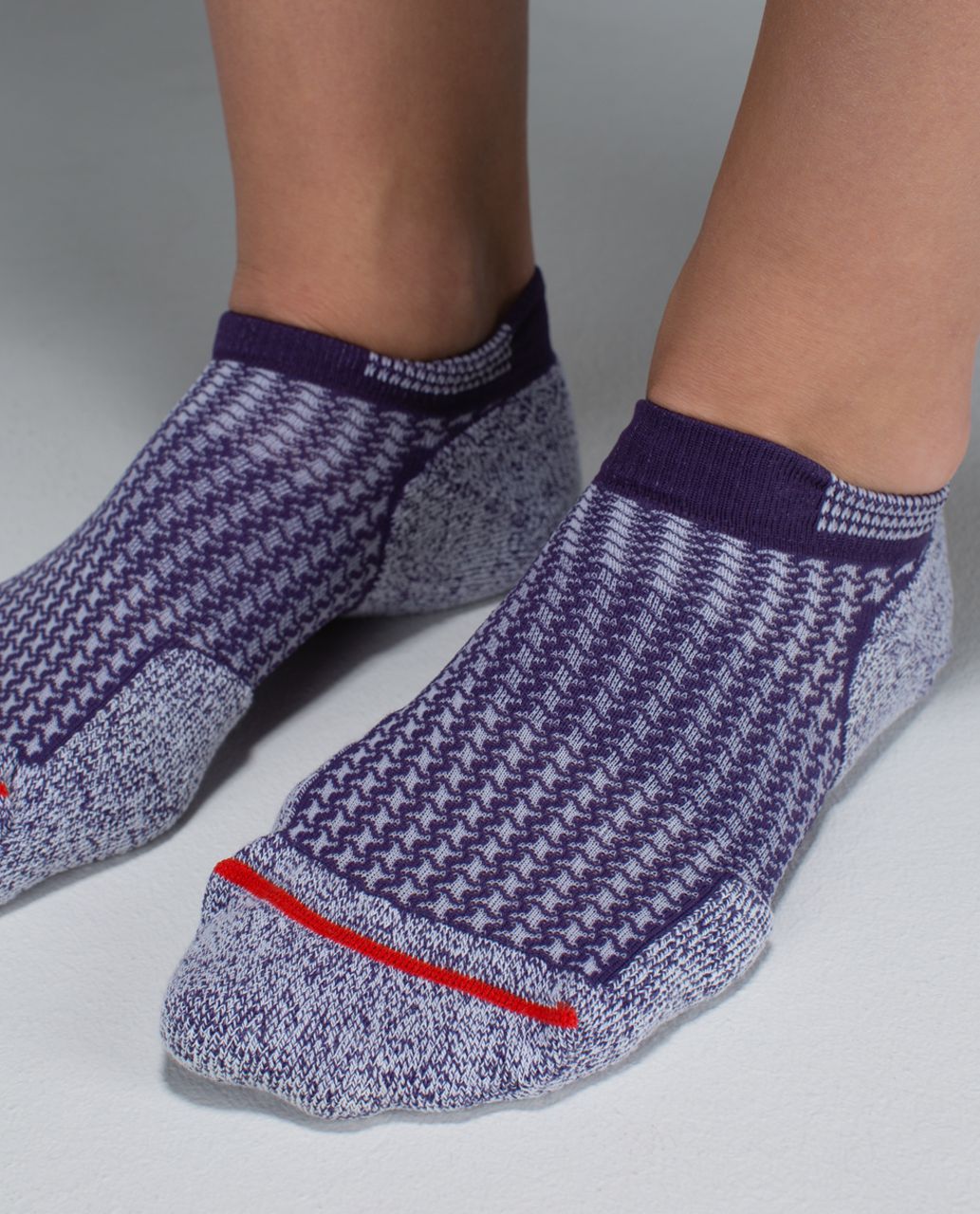 Lululemon Women's Ultimate Padded Run Sock - Houndstooth Going Grape