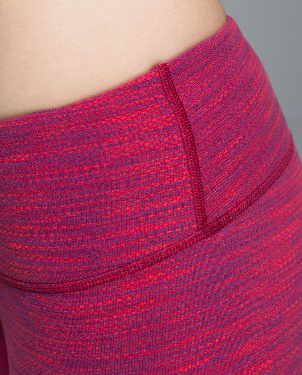 Lululemon Wunder Under Crop II - Diamond Jacquard Space Dye Bumble Berry Flaming Tomato