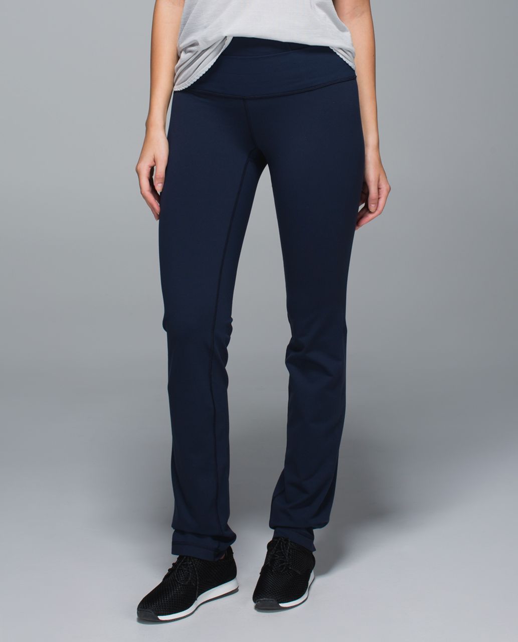 Straight-Leg Mid-Rise Pant Luxtreme *Regular