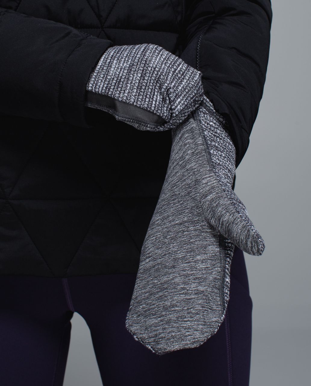 Lululemon Run With Me Mittens - Black