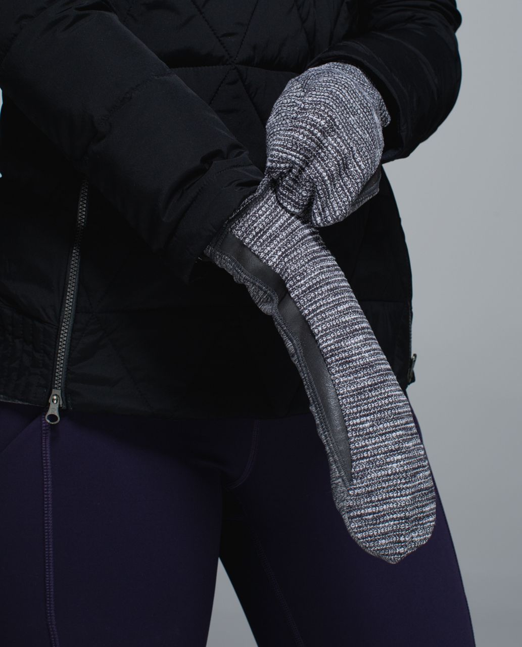 Lululemon Run With Me Mittens - Black