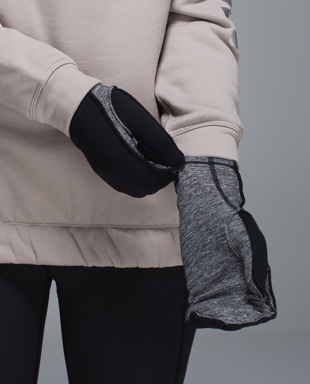 Lululemon Run With Me Mittens *Fleece - Black