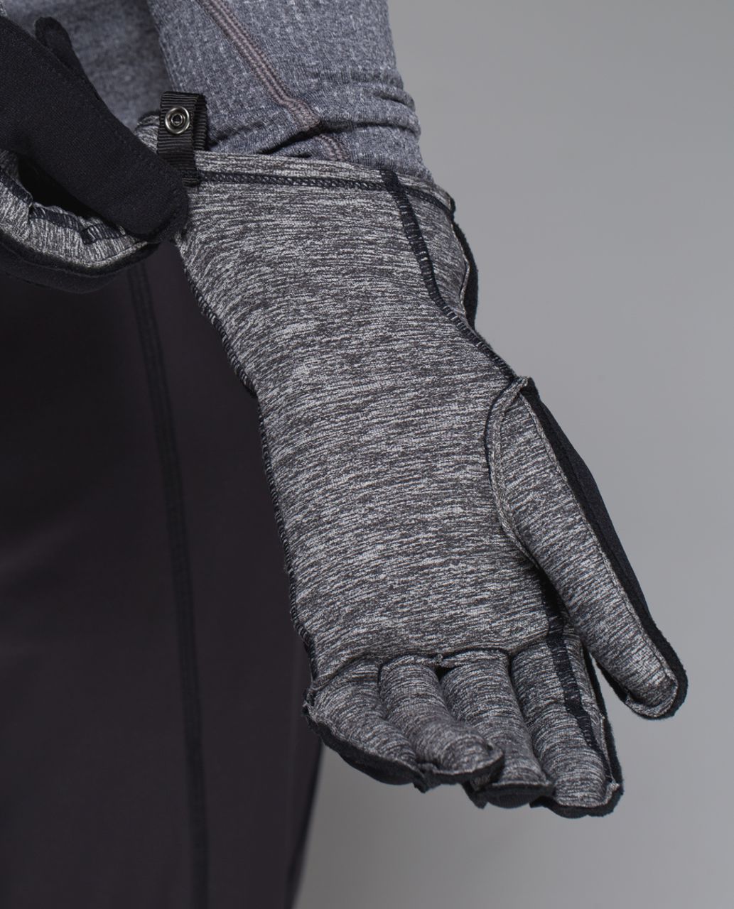 Lululemon Run With Me Gloves *Fleece - Black - lulu fanatics