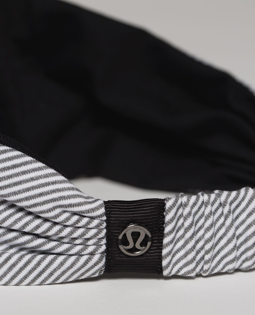 Lululemon Bang Buster Headband *Reversible - Tonka Stripe Heathered Slate White / Black