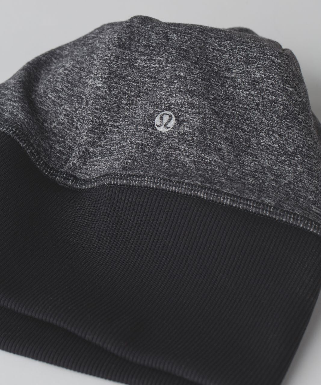 Lululemon Run With Me Toque - Parallel Stripe Pigment Blue Heathered Black / Heathered Black / Black