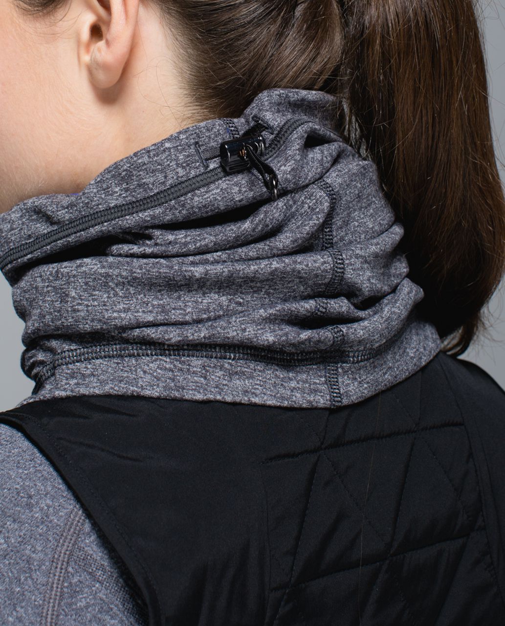 Lululemon Run With Me Neck Warmer - Parallel Stripe Pigment Blue Heathered Black / Heathered Black