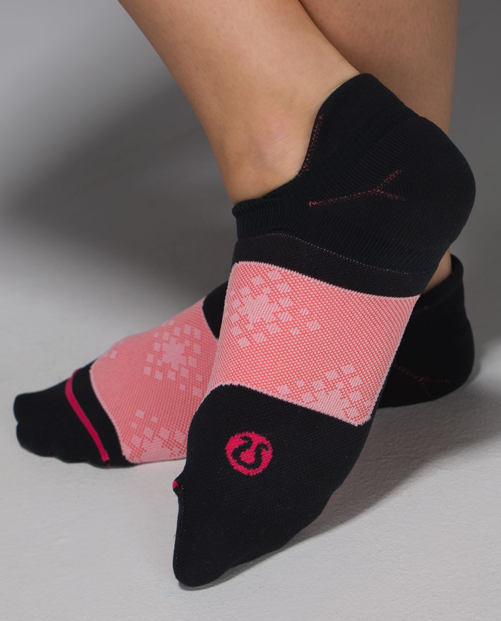 Lululemon Women's Ultimate No Show Run Sock *Ergo Toes - Diamond Petal Deep Coal Rose Bud