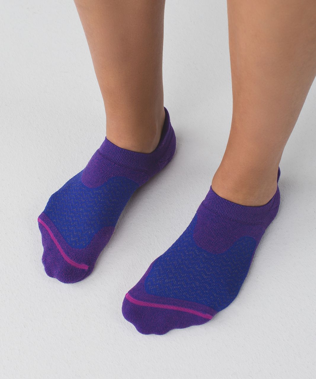 Lululemon Women's Ultimate No Show Run Sock *Silver - Classic Chevron Pigment Blue Ultra Violet