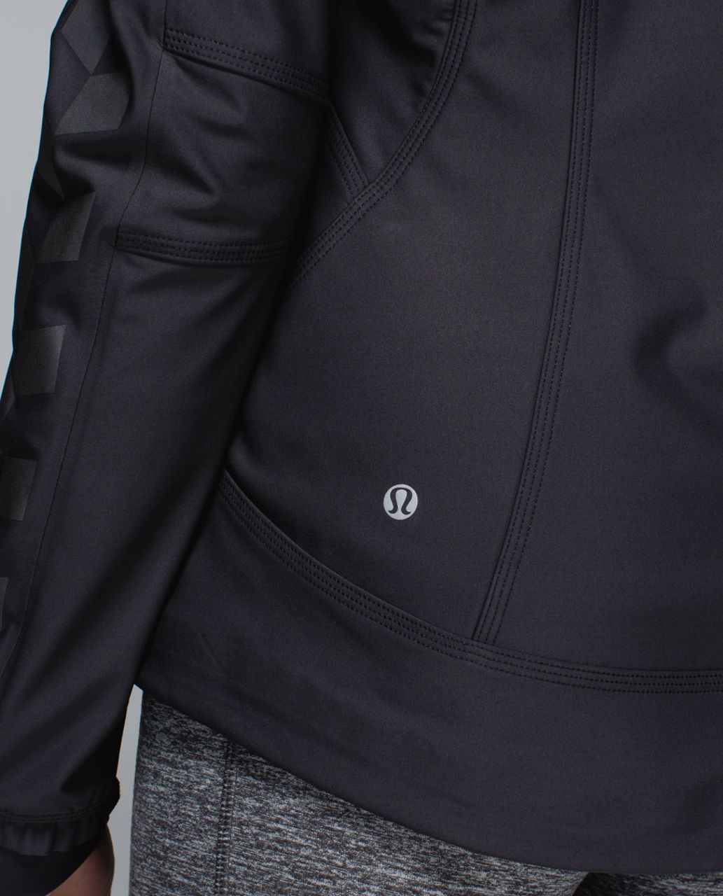 LULULEMON Feelin' Frosty Softshell Jacket Black Reflective Size 10