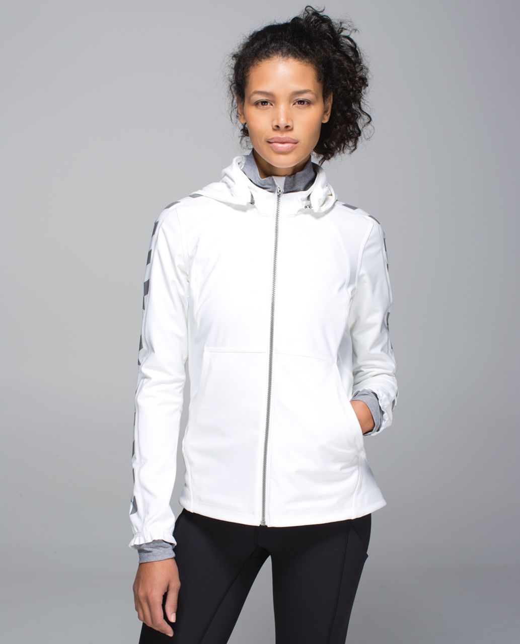 EUC Lululemon Women's Ivory Feelin Frosty Jacket Softshell