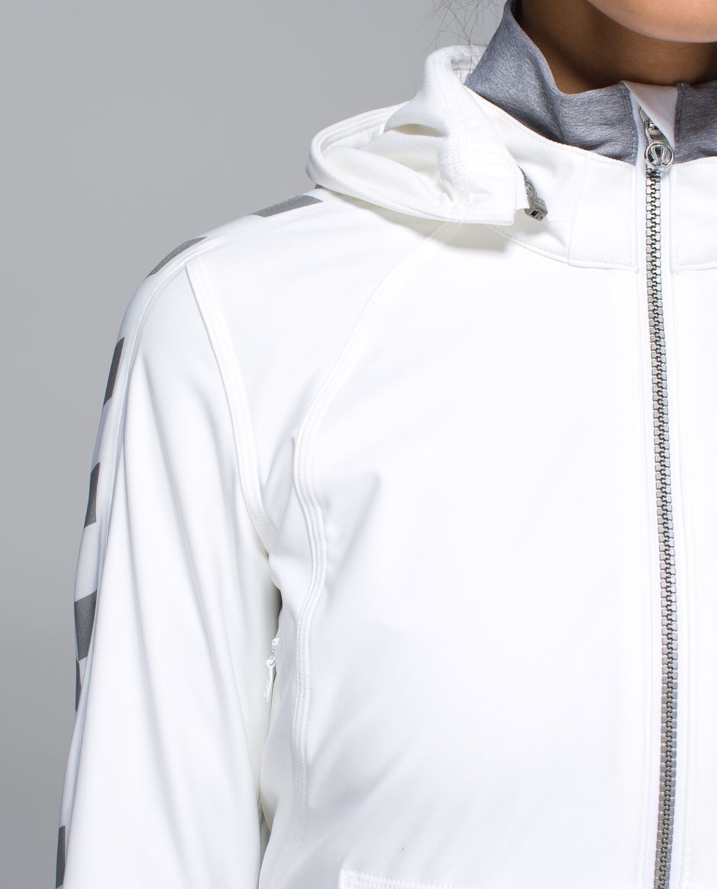 Lululemon Feelin' Frosty Softshell - White