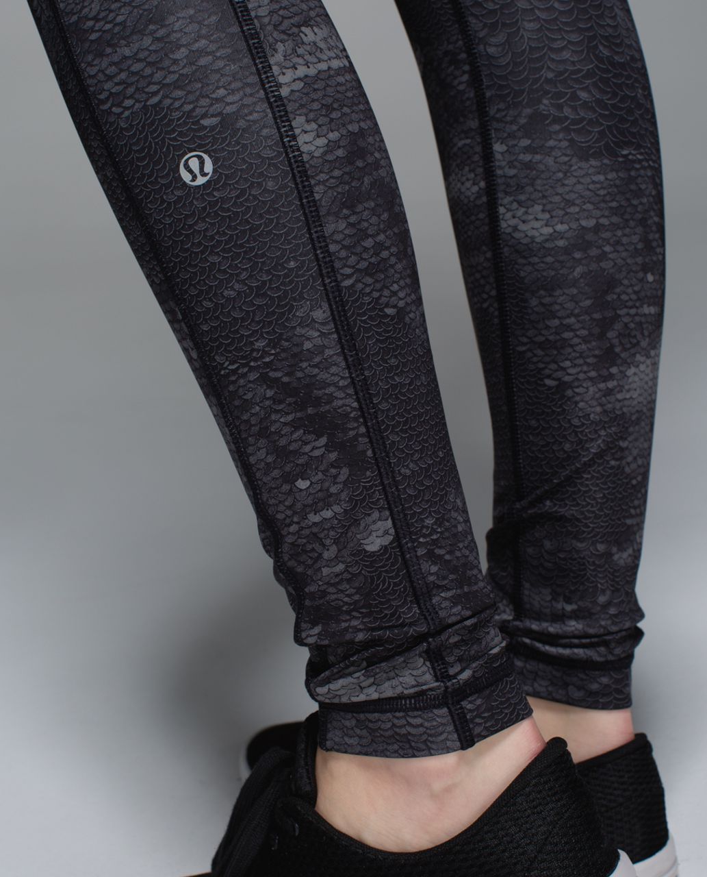 Lululemon Speed Tight II *Full-On Luxtreme - Sequin Snake Slate Black / Black