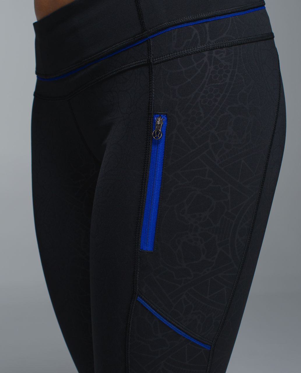 Lululemon Passion Crop II - Prisma Embossed Black / Black